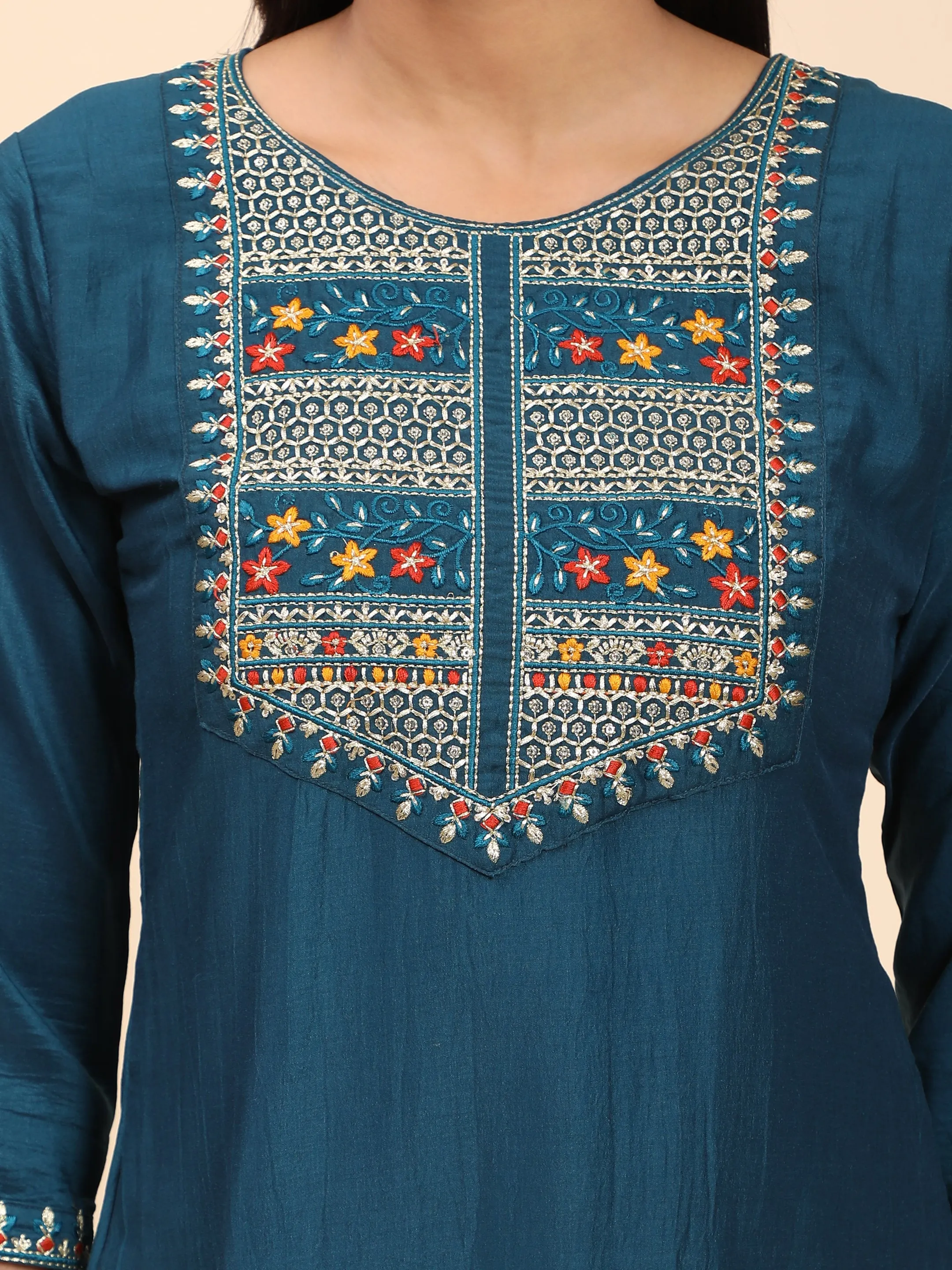 Women'S Embroidered Straight Chinon Blue Stitched Kurta