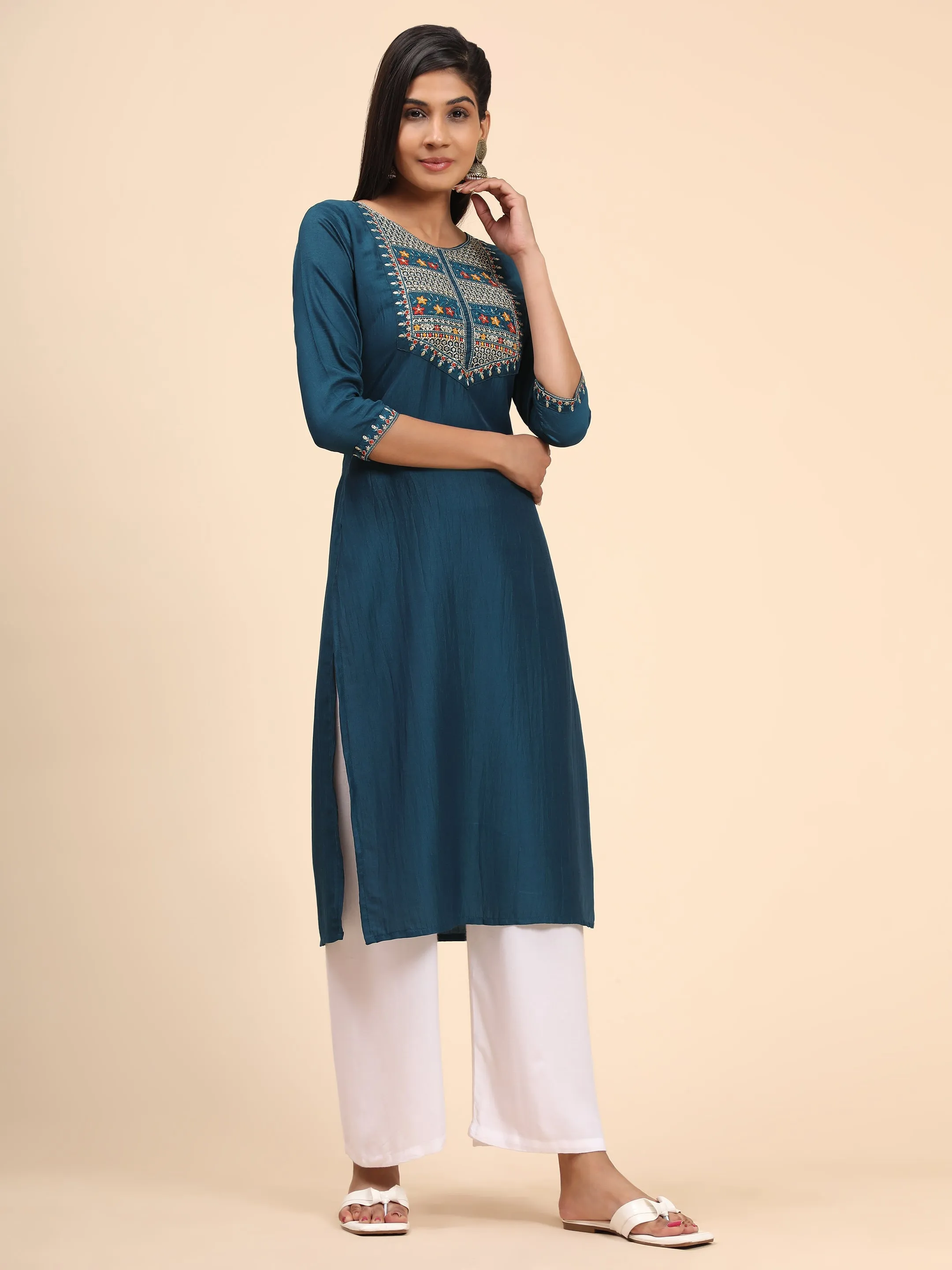 Women'S Embroidered Straight Chinon Blue Stitched Kurta