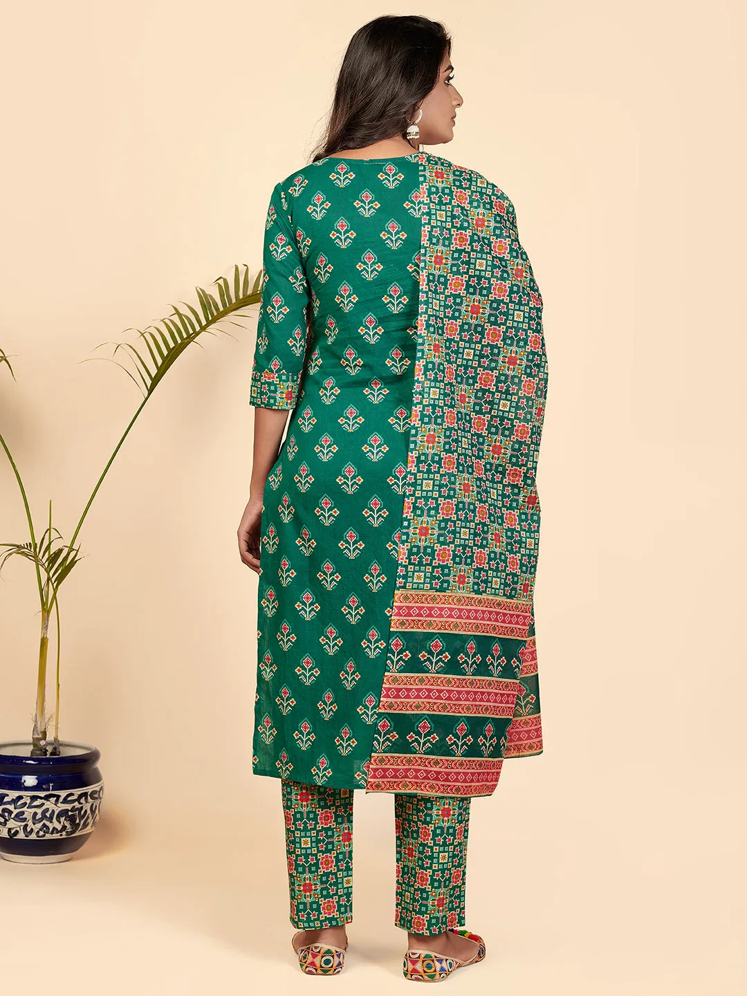 Women'S Patola Print & Mirror Work Straight Cotton Green Stitched Kurta Pant With Dupatta