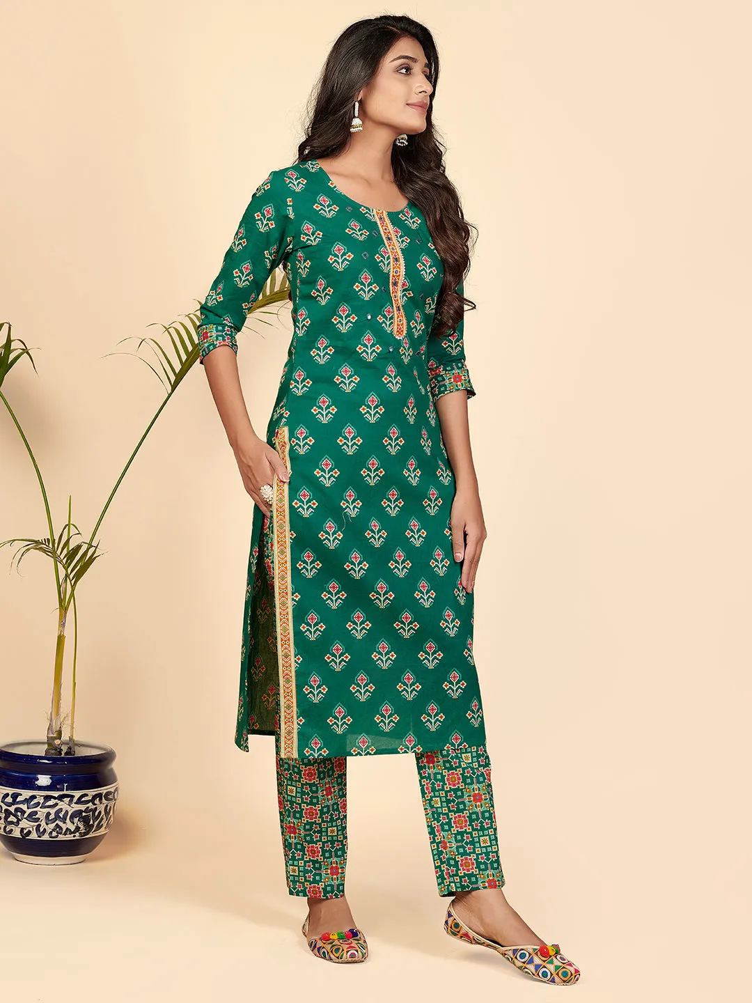 Women'S Patola Print & Mirror Work Straight Cotton Green Stitched Kurta Pant With Dupatta