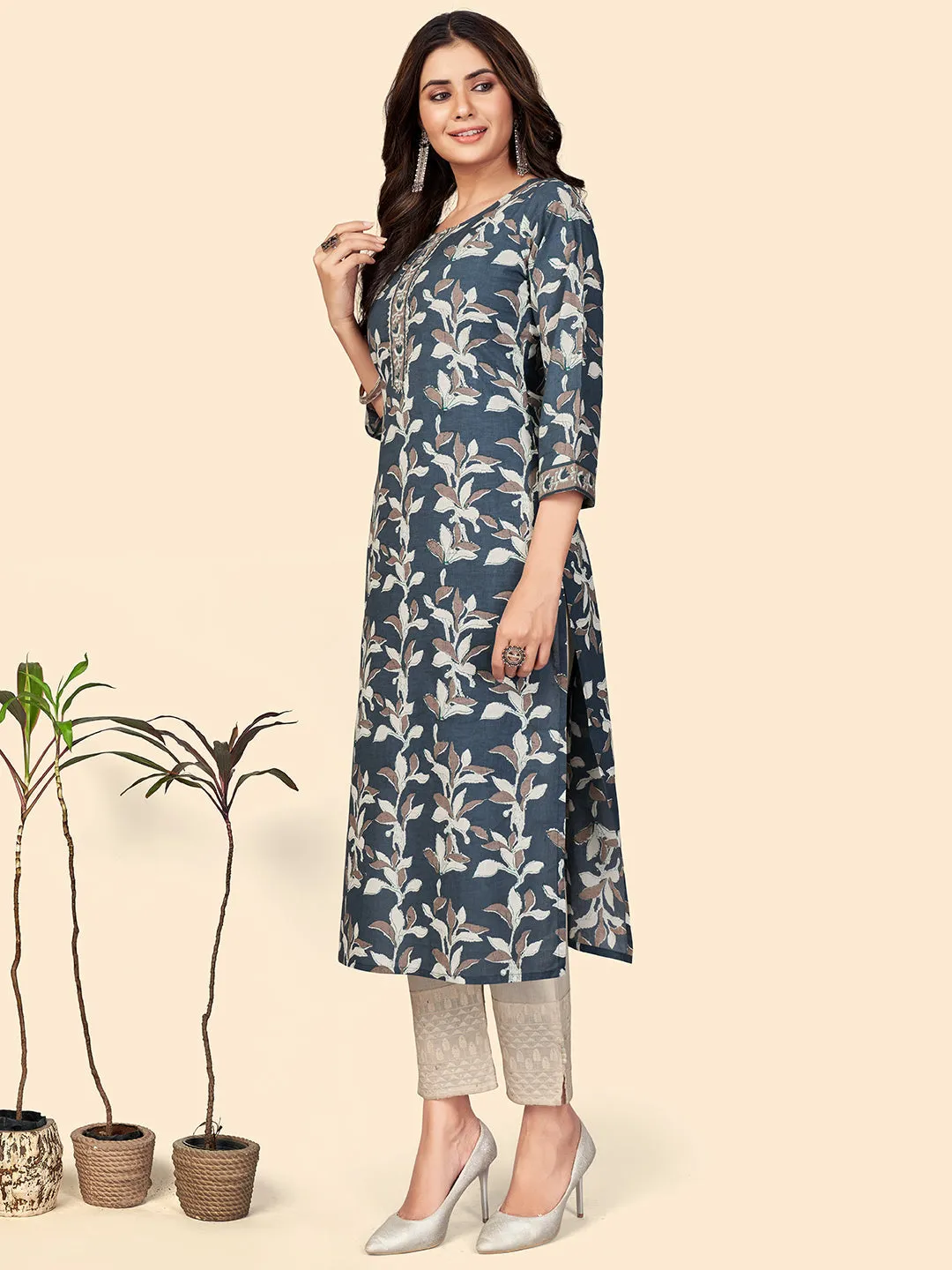 Women'S Print & Gota Patti Straight Cotton Dark Grey Stitched Kurta
